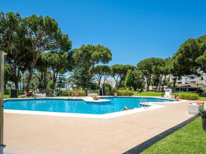 Apartamento De 2 Dormitorios En Playas Del Duque มาร์เบยา ภายนอก รูปภาพ
